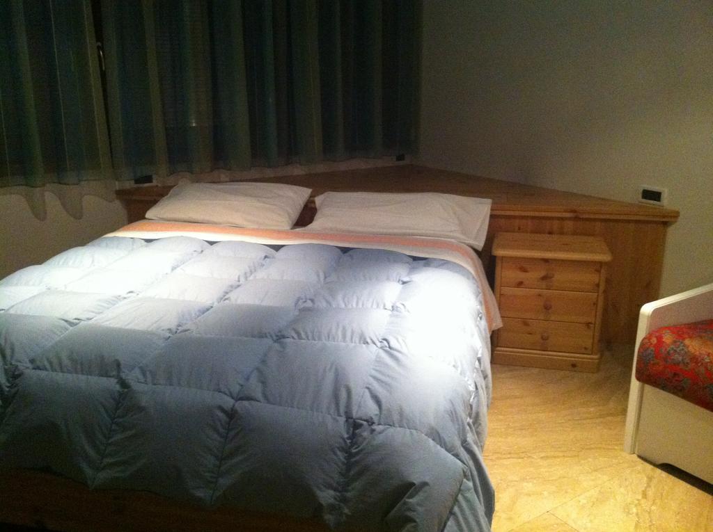 Hotel Grizzino Montereale Valcellina Camera foto